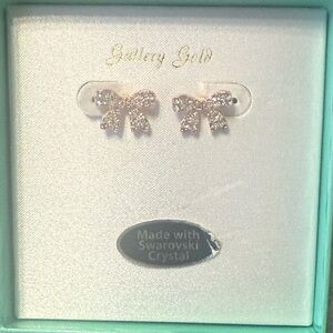 New In Box Gallery Gold Bow Earrings In Rose Gold Tone w Swarovski Crystals